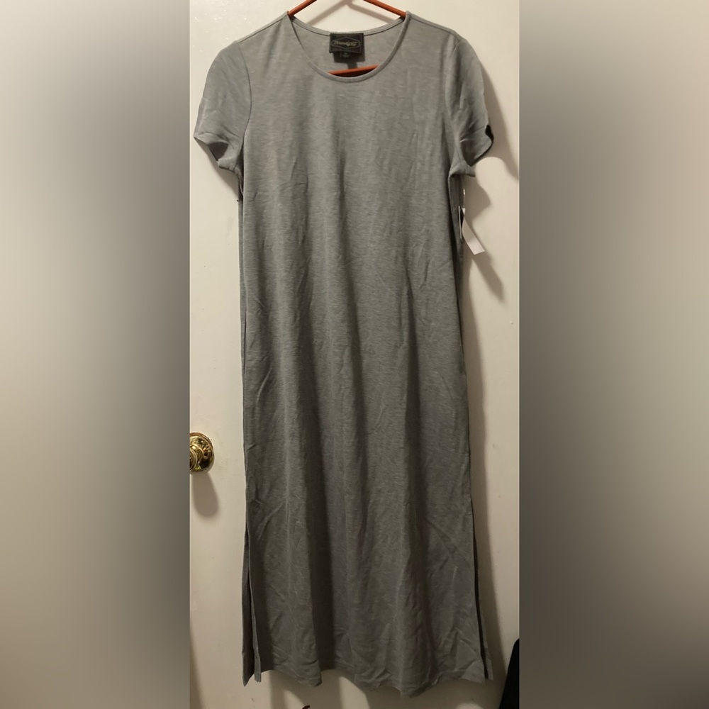 Threadgrit Women's Elegant Color Olive Long Skirt Short Sleeve Size Medium M NWT